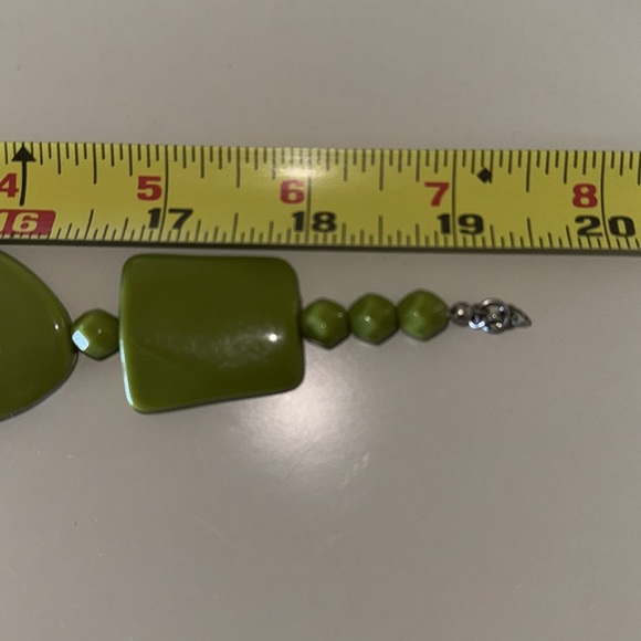 Bold Fashion Costume Necklace Geometric Shapes In A Stunning Green Shade - Picture 9 of 16